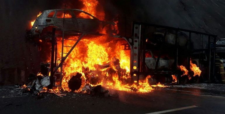 Incendio de tráiler nodriza en Veracruz - incendio-madrina1