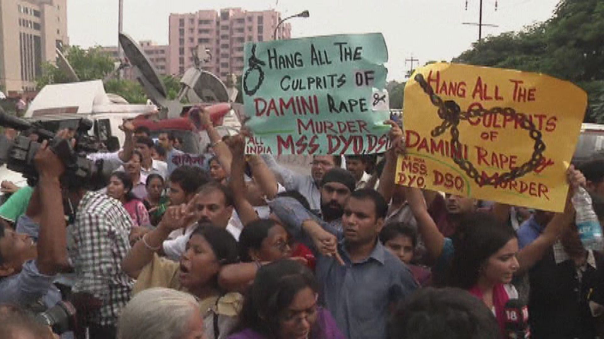 India aprueba pena de muerte para violadores de menores