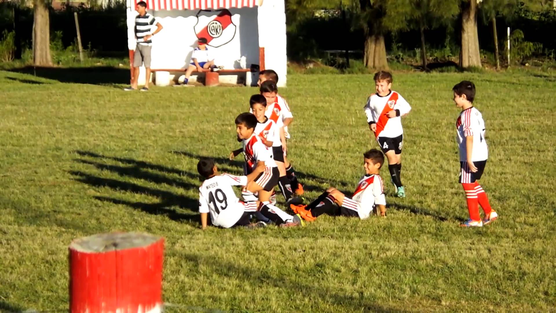 Liberan a cuatro detenidos por abuso de menores en futbol argentino