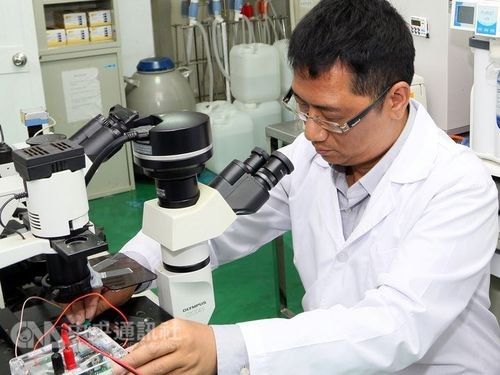 Desarrollan chip que detecta cáncer en solo 30 minutos - jen-chun-ping