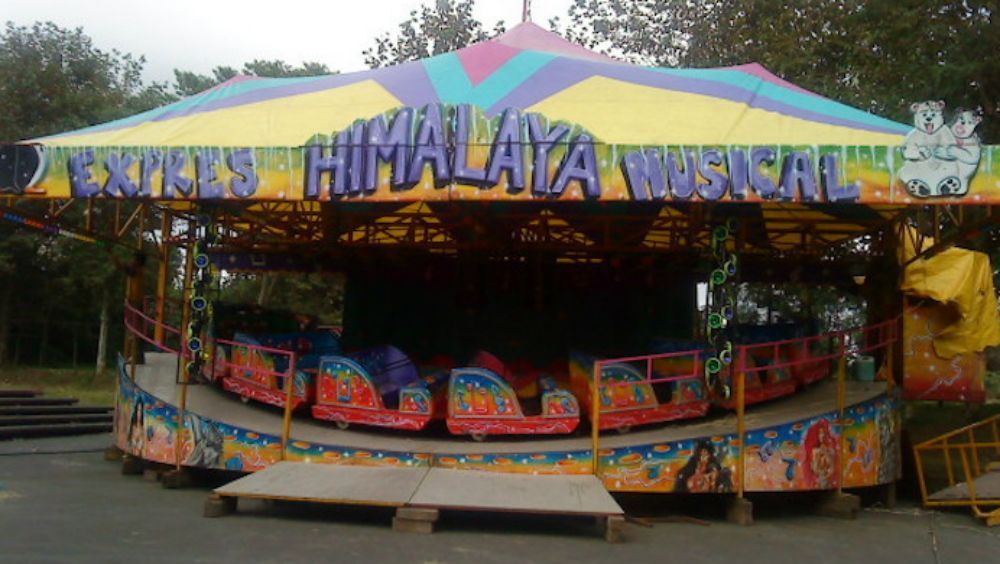 Joven muere tras salir disparada de juego mecánico en Nayarit