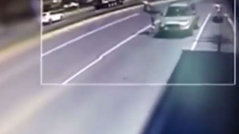 #Video Arrollan a ladrón tras robar cartera a pasajero de autobús