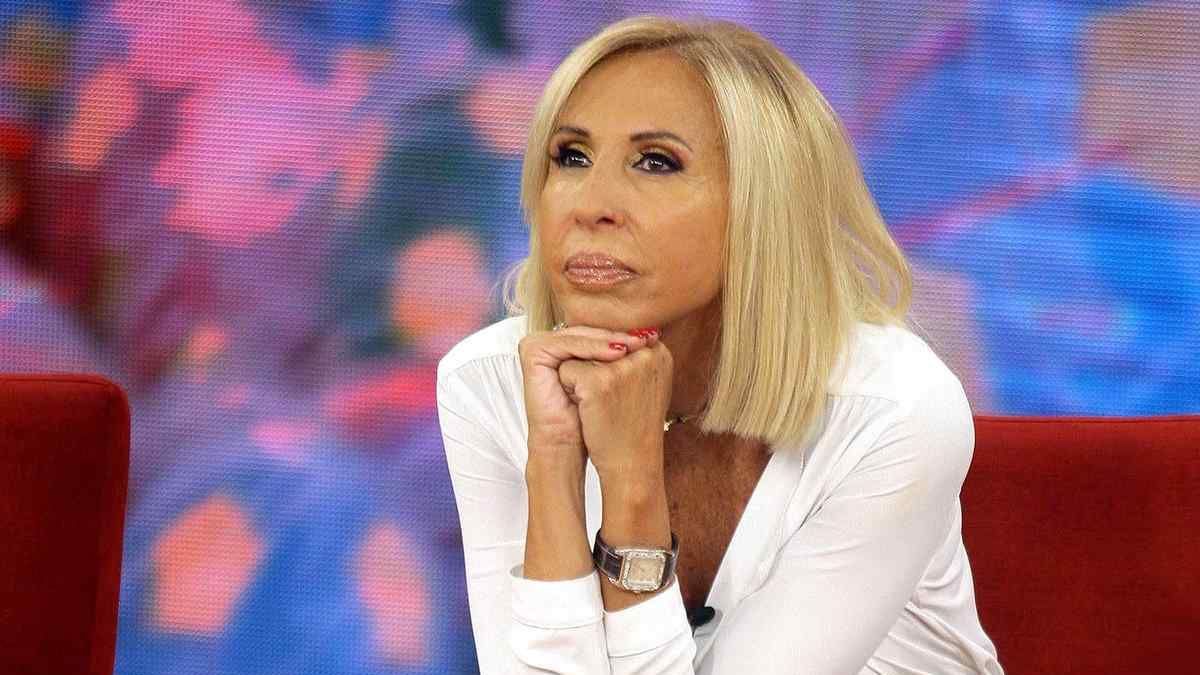 Laura Bozzo debe millones al fisco