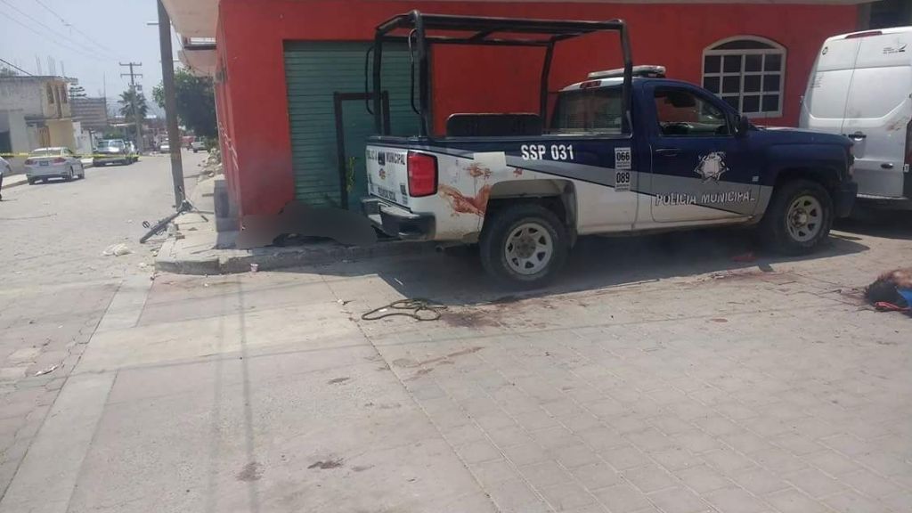 Pobladores linchan a cuatro presuntos delincuentes en Puebla