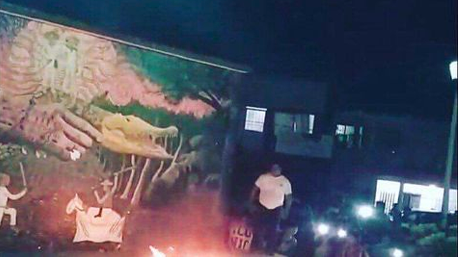 Prenden fuego a hombre en plaza pública de Tabasco