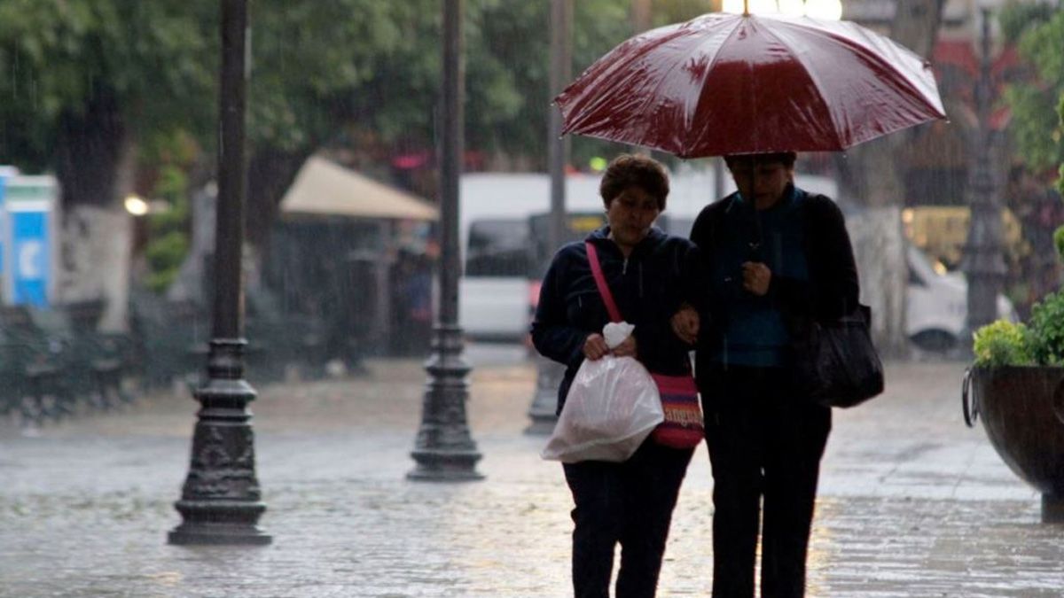 Emiten alerta amarilla por lluvias y granizadas en 10 delegaciones