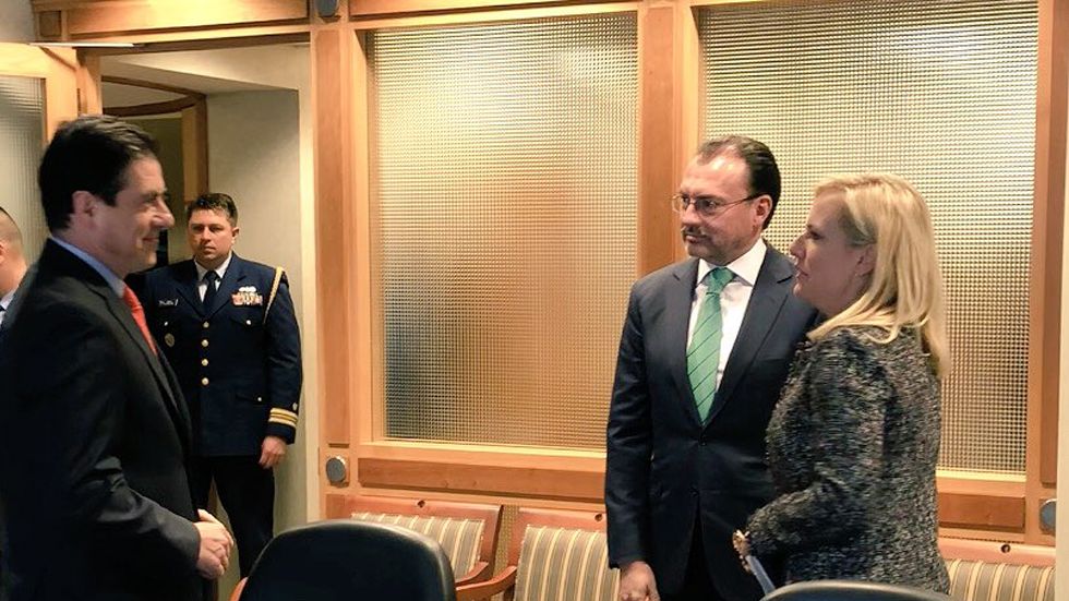 Videgaray acuerda con Nielsen tratar temas de migración