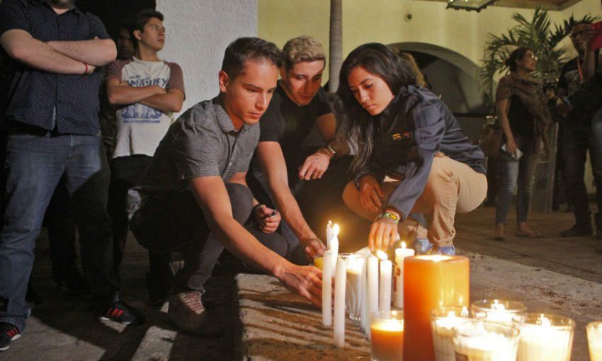 "Nuestros jóvenes en el círculo de sangre": Iglesia Católica - manifestacin-estudiantes-cine-2-850x510