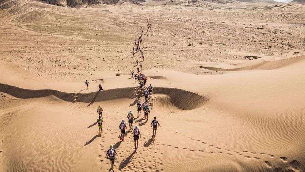 ‘Maratón des Sables’: la carrera a pie que cruza el Sahara