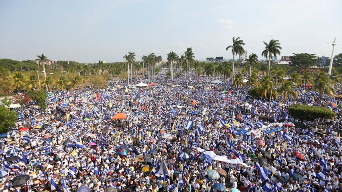 Miles salen a las calles de Managua contra gobierno de Ortega