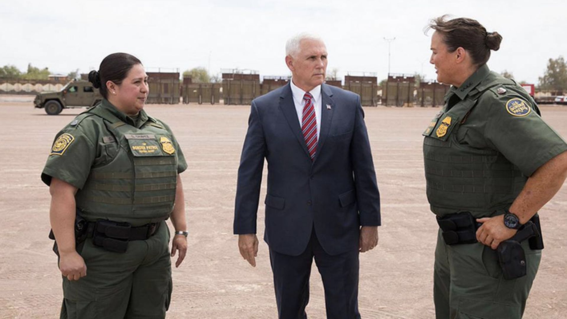 Mike Pence promete construcción de muro en toda la frontera