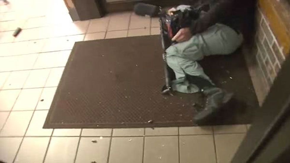 #Video Técnico de Cops recibe disparo mortal durante transmisión