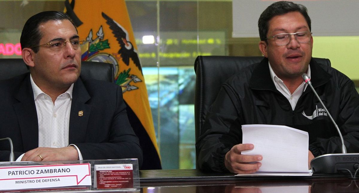 Renuncian ministros de Defensa y del Interior en Ecuador