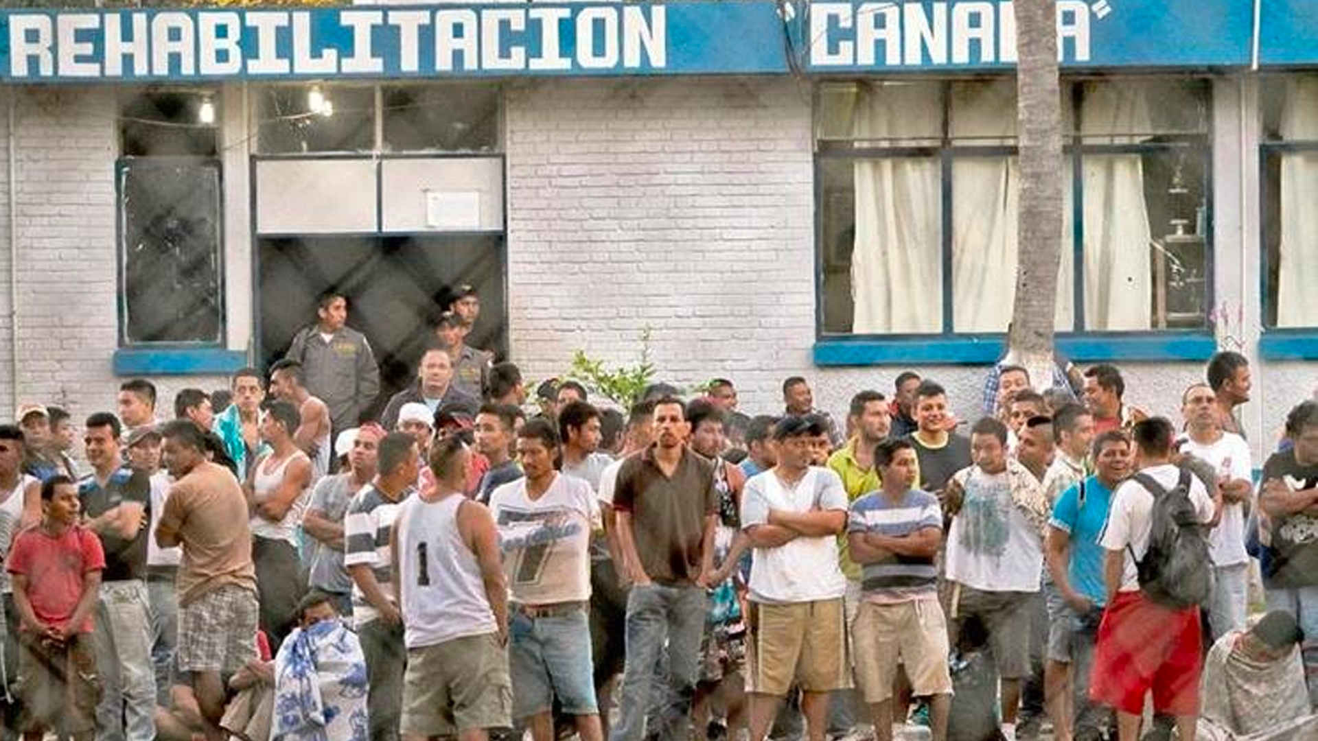 Van ocho reos muertos tras motín en penal de Guatemala