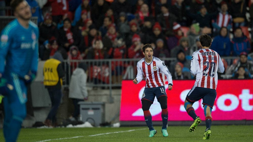 Chivas gana en Toronto con todo y nevada