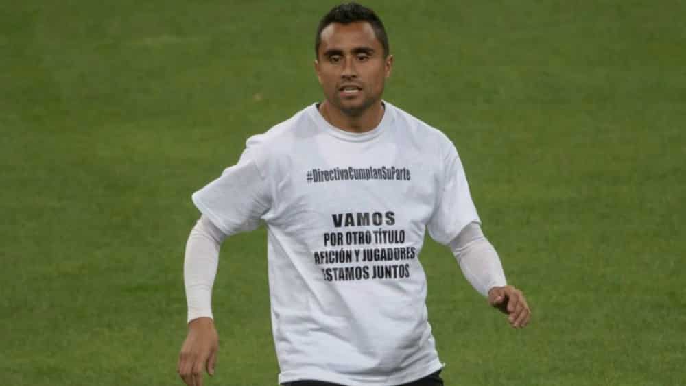 Chivas vuelve a protestar por adeudos en premios - playera-protesta-chivas2