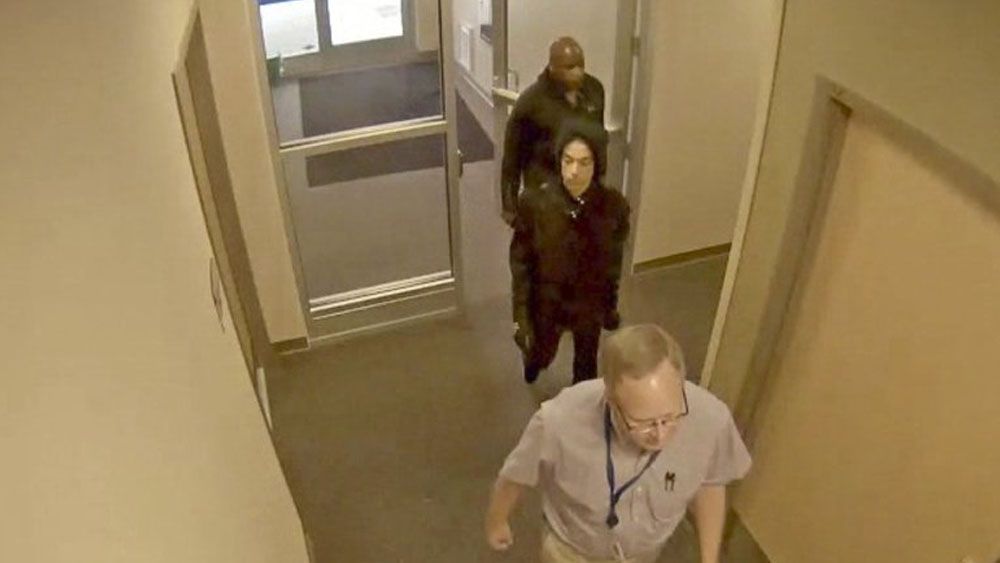 Familia de Prince demandará a hospital que lo trató antes de morir - prince-previo-muerte