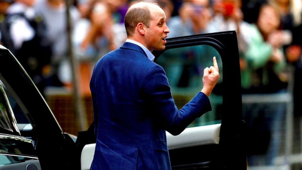 Fotografía del príncipe Guillermo causa revuelo - principe-william-guillermo-dedos