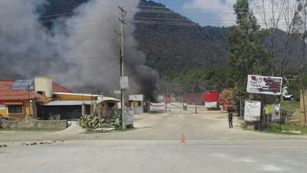 Maestros toman carretera en San Cristobal de las Casas