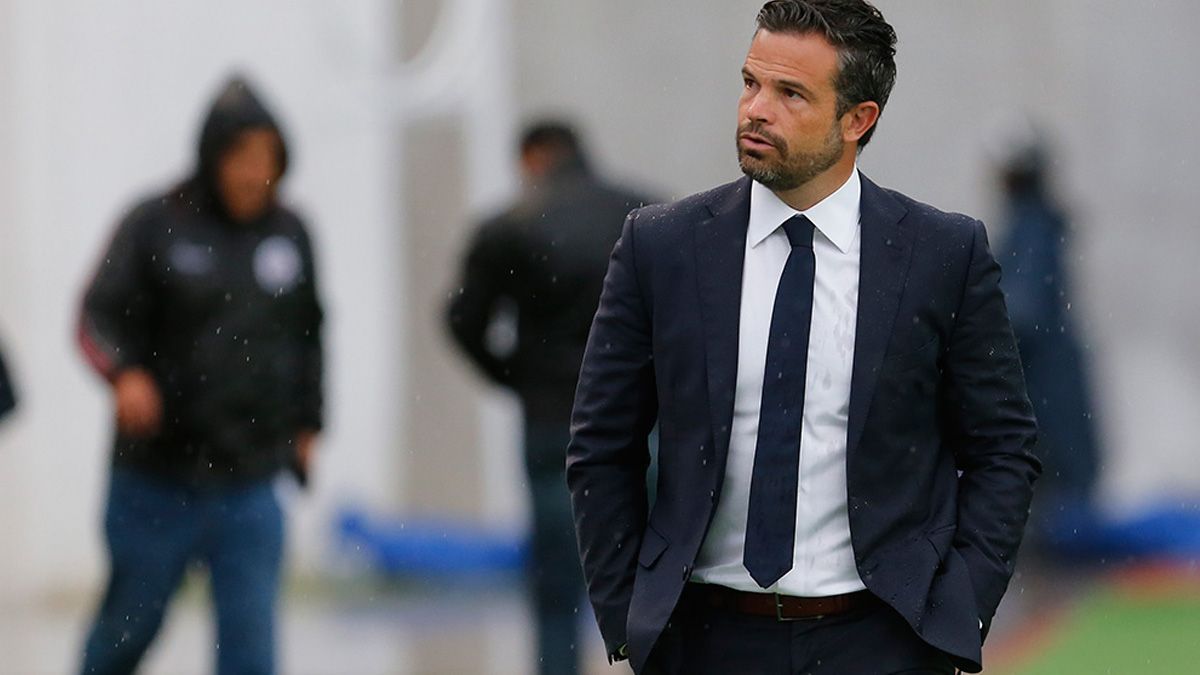 Rafa Puente se disculpa ante afición de Lobos BUAP por descenso