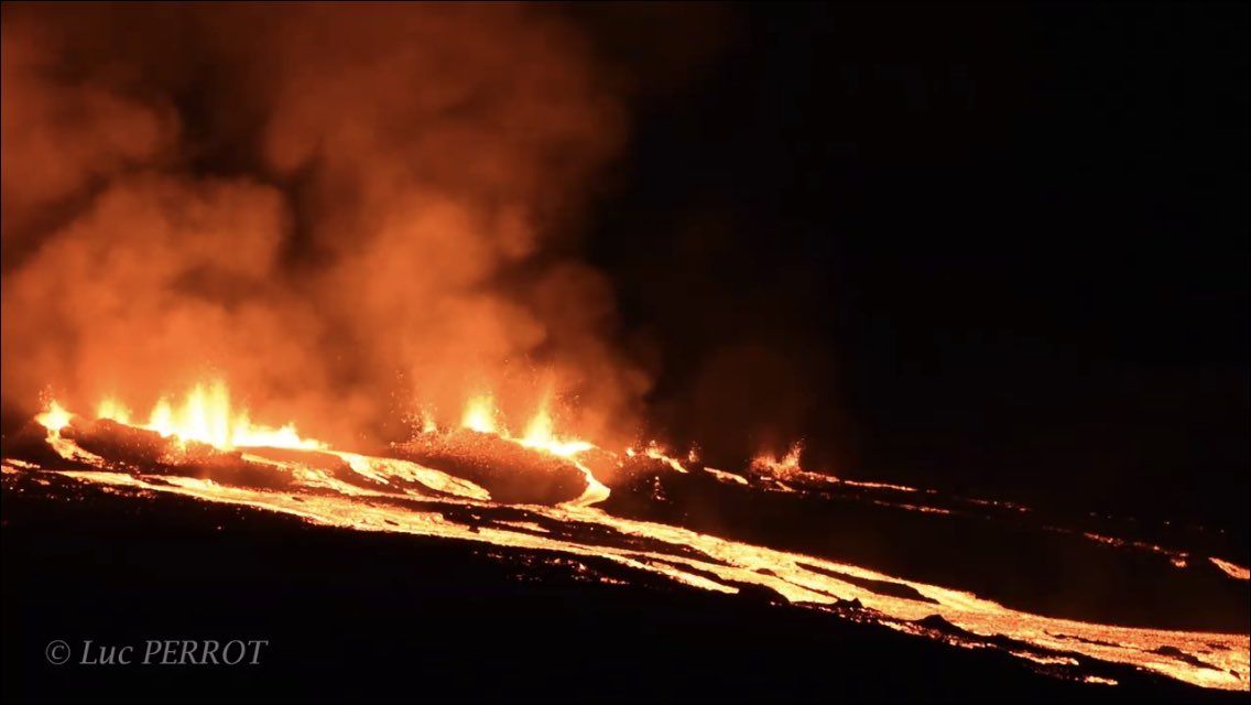 #Fotos Volcán en Reunión hace erupción - reunion-volc