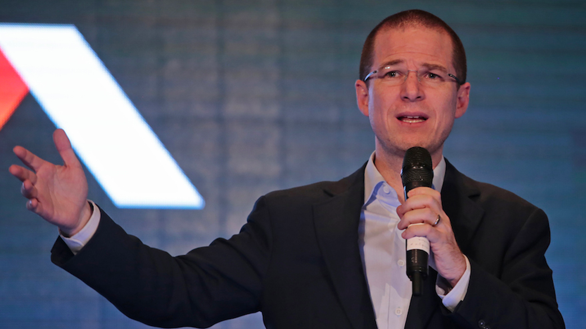 “El debate será con AMLO, no le veo caso debatir con el tercer lugar”: Anaya