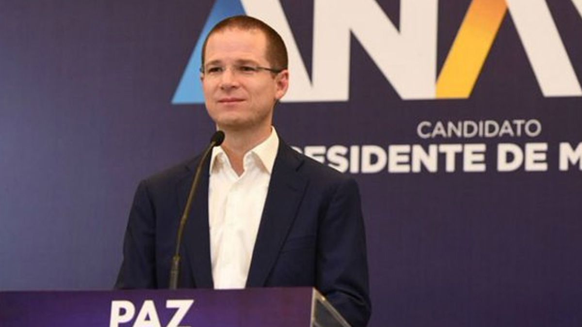 AMLO engaña a la sociedad con declaraciones contradictorias: Anaya