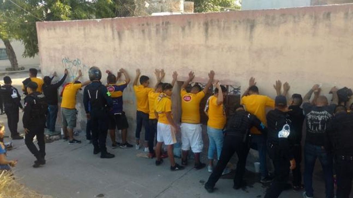 Detienen a 40 por riña en estadio del Necaxa