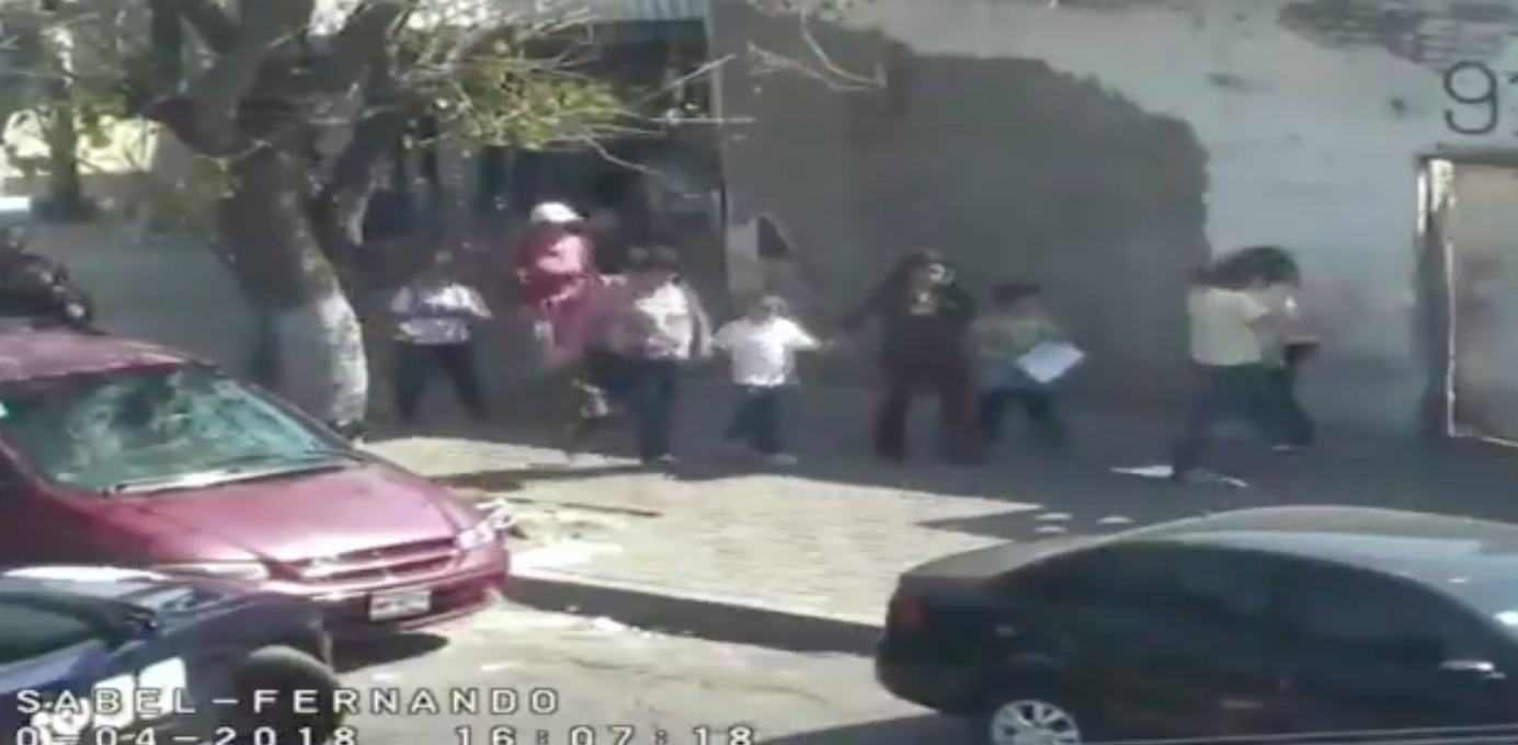 Localizan a banda que usa a bebé para asaltar a cuentahabientes