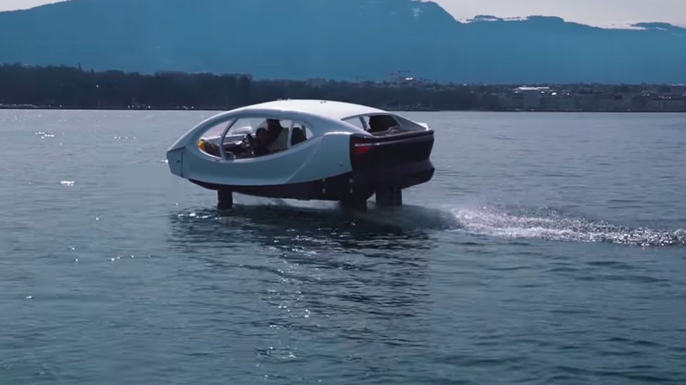 Seabubbles, la embarcación eléctrica que “vuela” en el agua