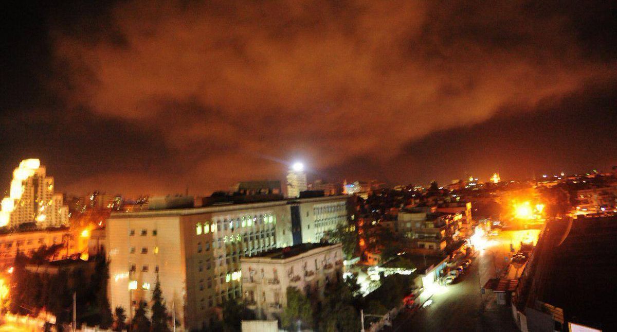 EE.UU., Francia y Reino Unido lanzan ataques en Siria