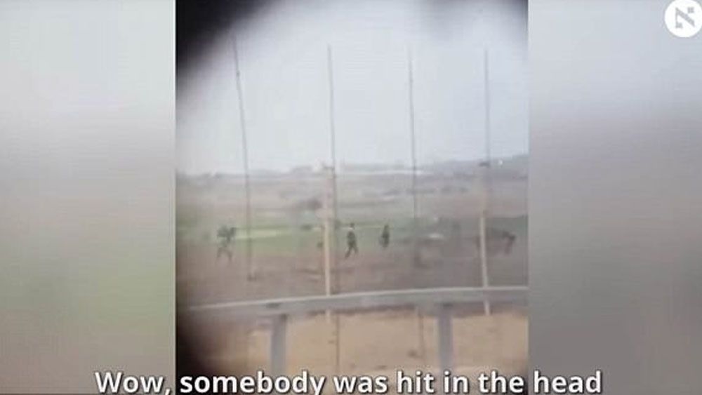 #Video Soldado israelí dispara a manifestante palestino