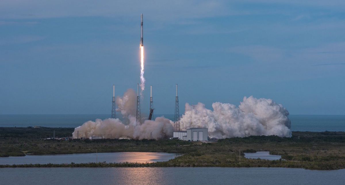 SpaceX analiza amerizar sus cohetes en el Golfo de México