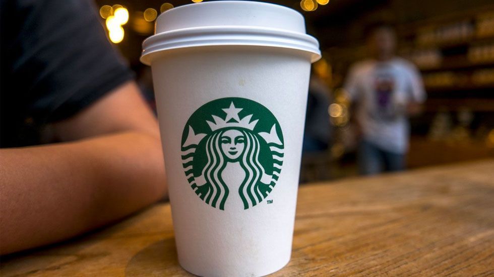 Multan a Burger King, McDonald's y Starbucks por uso de plásticos - starbucks