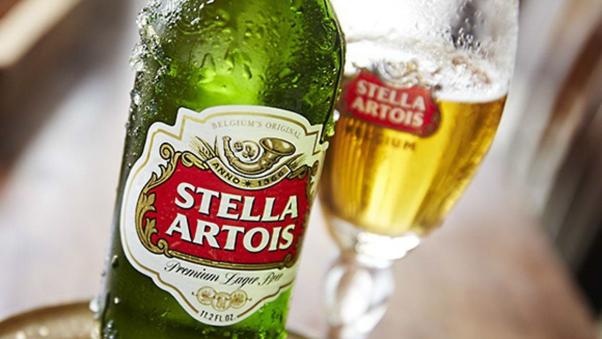 Advierten por fragmento de vidrio en botellas de Stella Artois