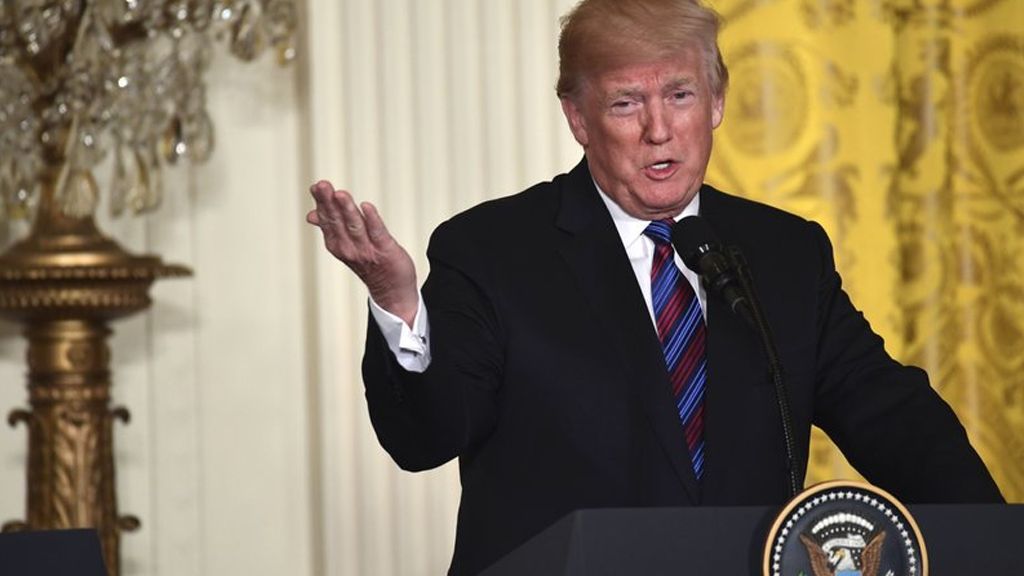 Trump critica a medios por cobertura de ataque en Siria