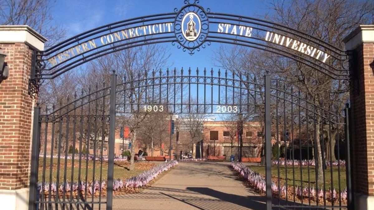 Cierran universidad de Connecticut por enfermedad viral