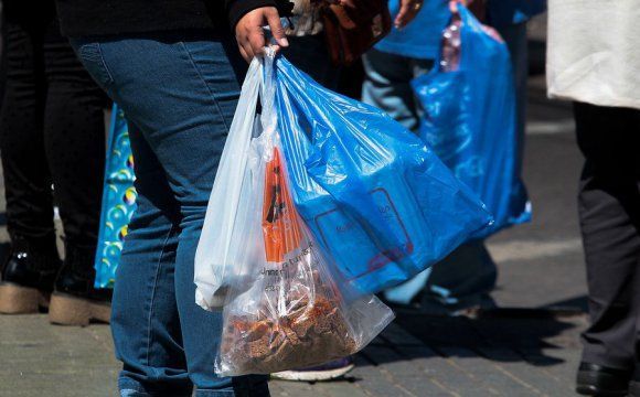 Estudio revela que plásticos degradables emiten gases de efecto invernadero - uso-plastico1