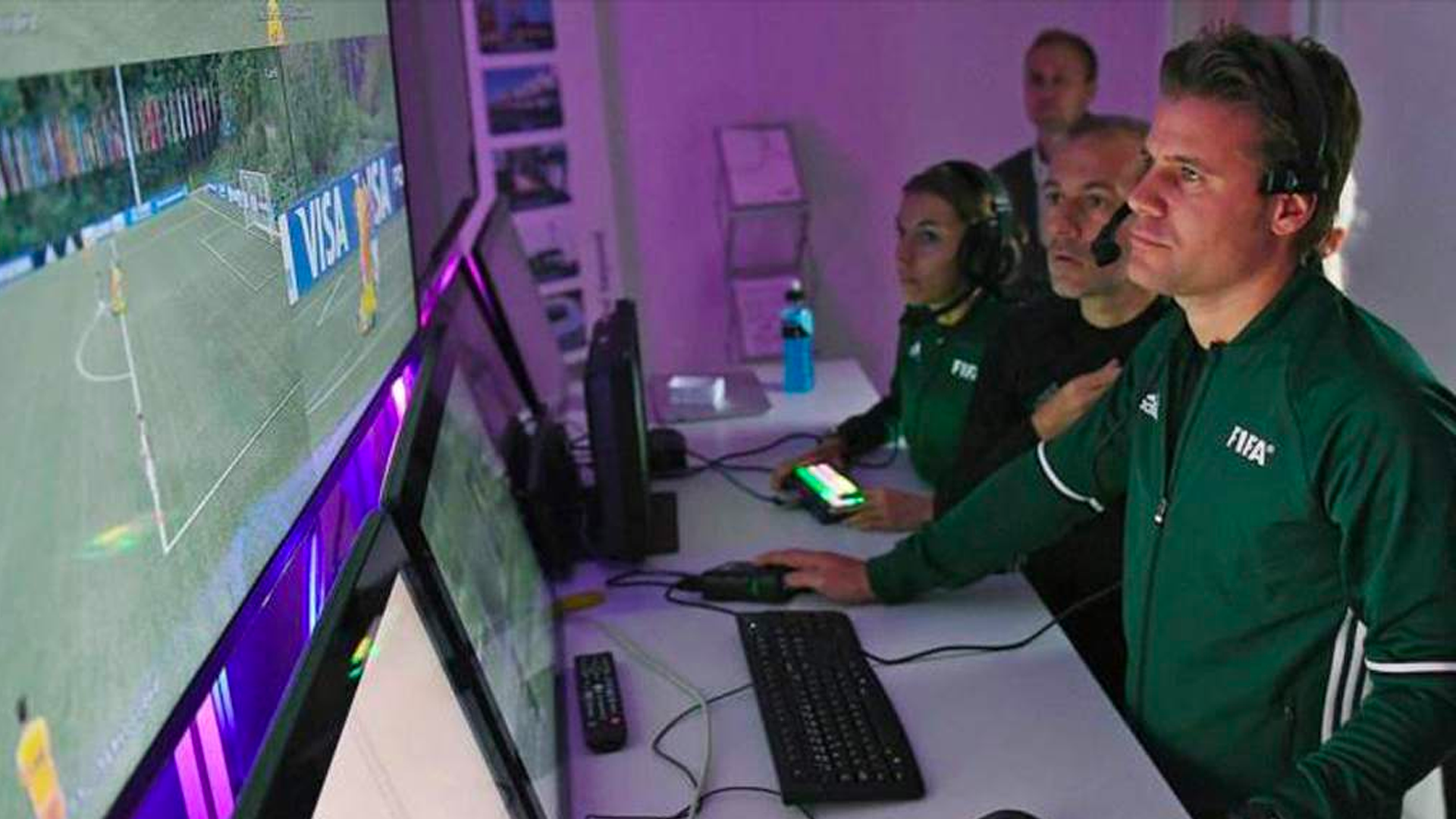 FIFA designa 13 árbitros exclusivos de VAR para Rusia 2018