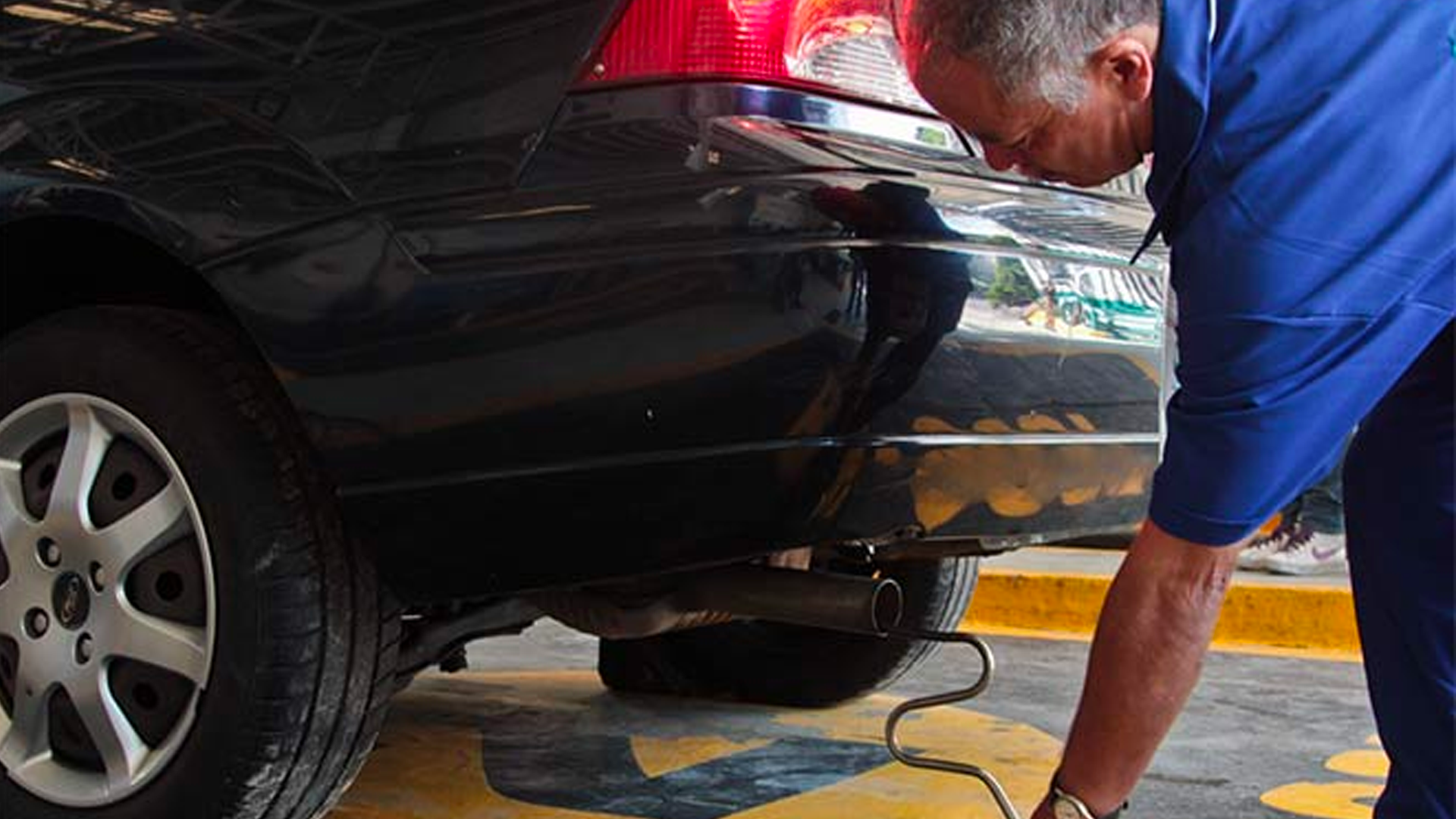 Verificación vehicular contará con revisión de llantas y suspensión