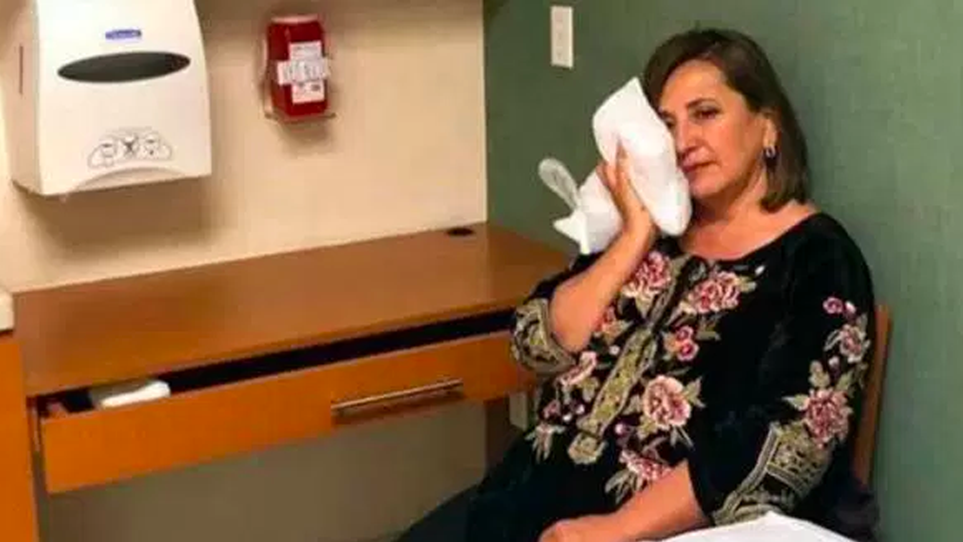 #Video Perro muerde rostro de Xóchitl Gálvez