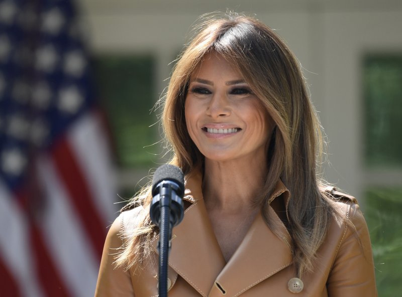 Melania Trump regresa a la Casa Blanca tras procedimiento quirúrgico - 800-1