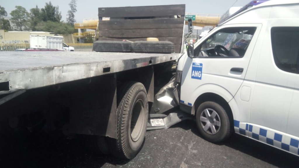 Accidente vial múltiple deja al menos 16 lesionados en la México-Puebla