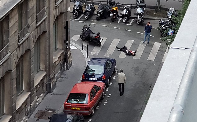 Hombre acuchilla a varias personas en París; hay un muerto - acuchillados-paris