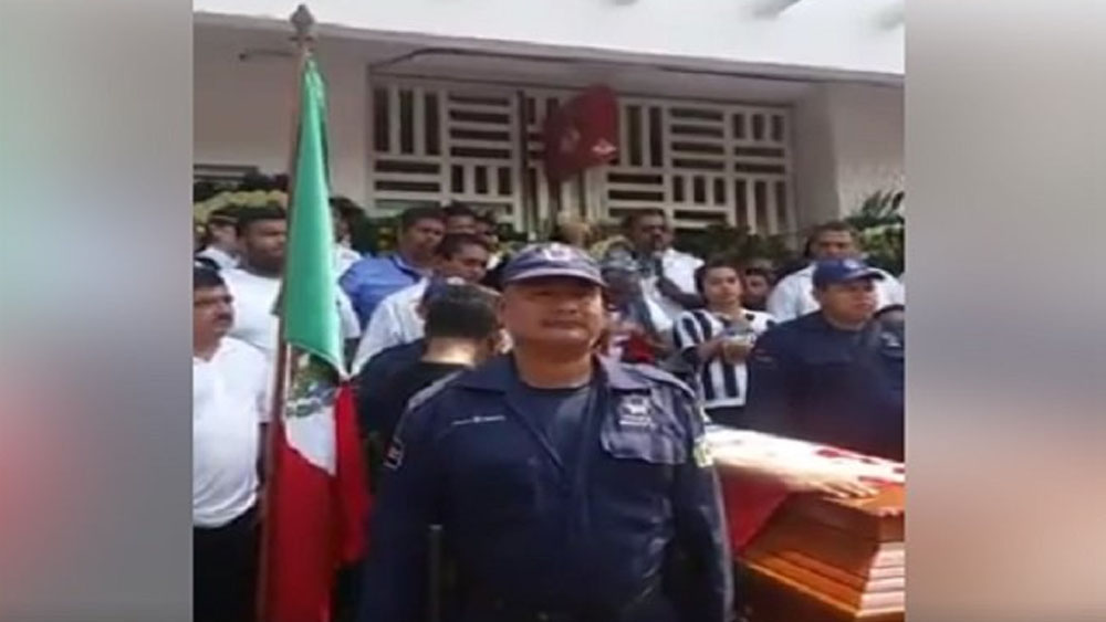 Alcalde acusa crimen político en asesinato de secretario particular