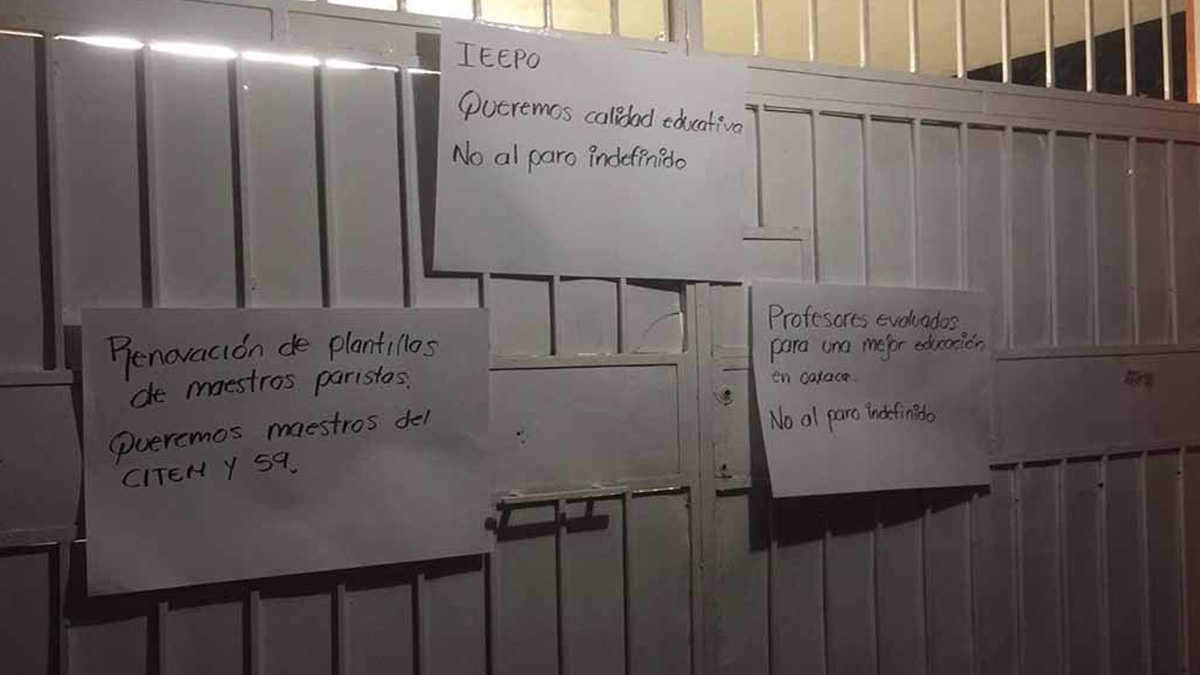 Padres de familia amenazan a maestros faltistas en Oaxaca