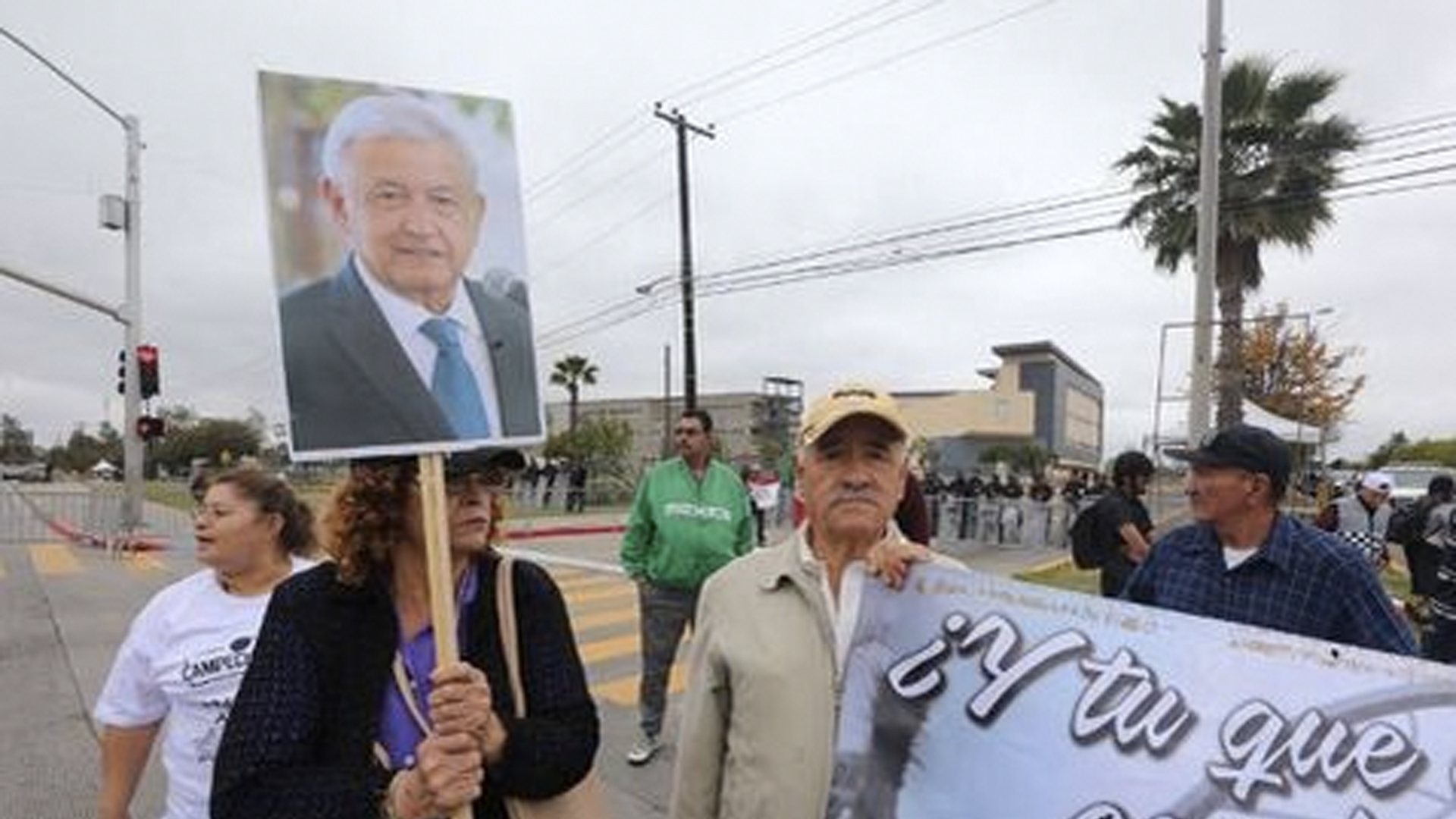 Así lucen las inmediaciones de la UABJ previo al debate