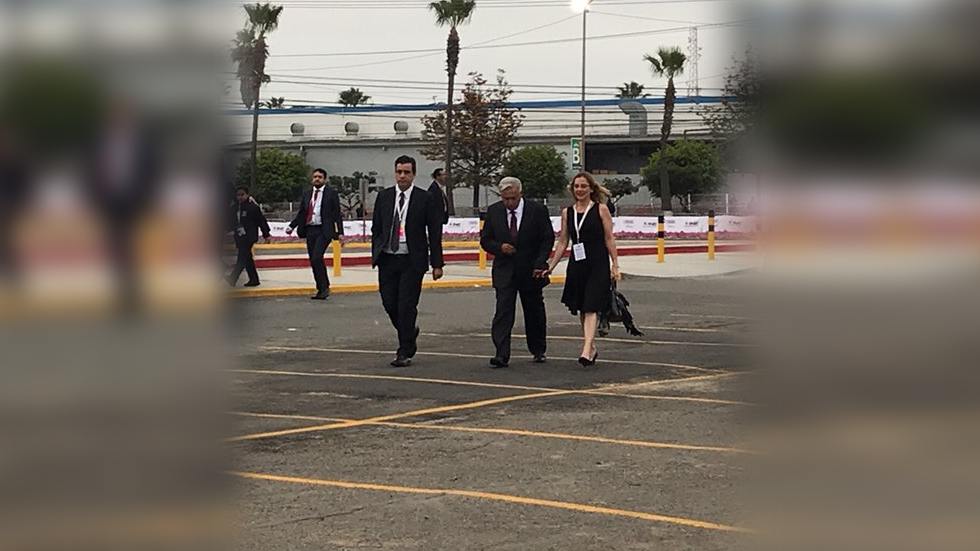 Así llegaron los candidatos presidenciales al segundo debate - amlo-andres-manuel-lopez-obrador-llega-segundo-debate