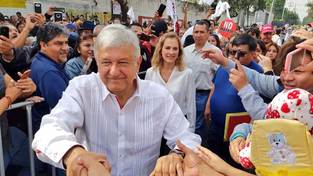 AMLO propone consulta de revocación de mandato cada tres años