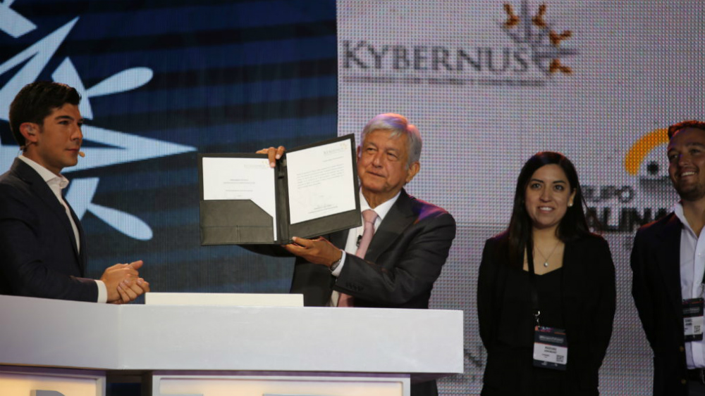 Luchamos por construir democracia, no una dictadura: AMLO - amlo-kybernus2